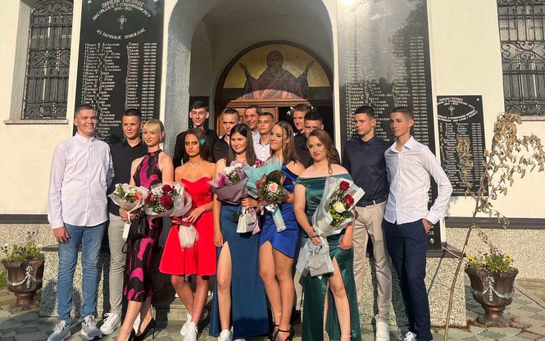 Испраћена још једна генерација матураната